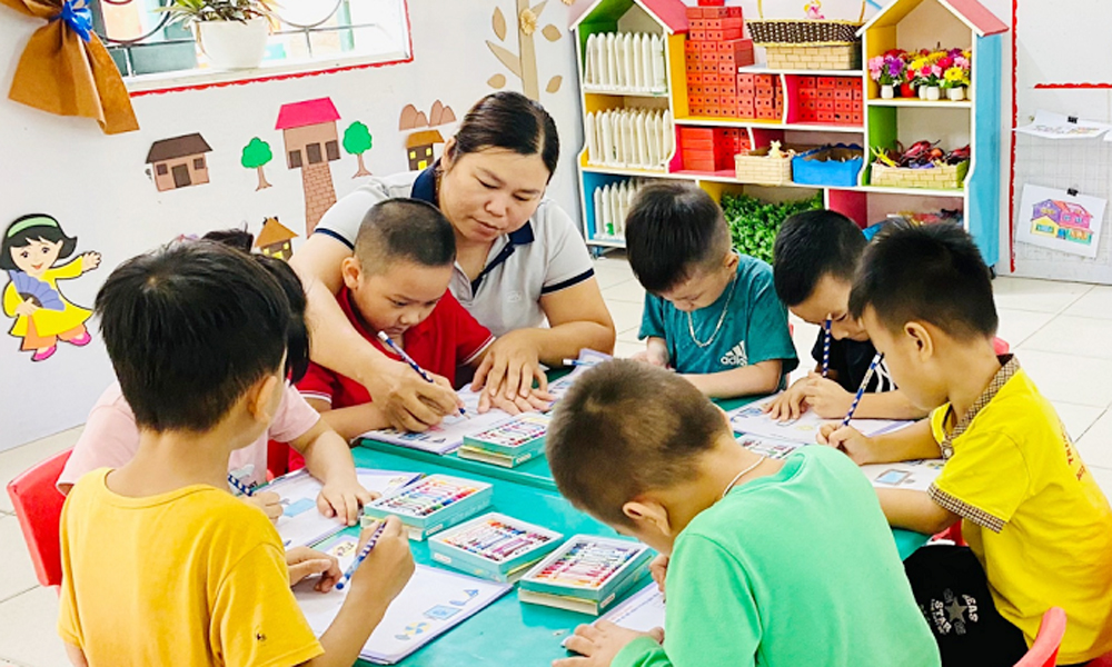 Cô giáo Nguyễn Thị Lan sáng tạo trong dạy học